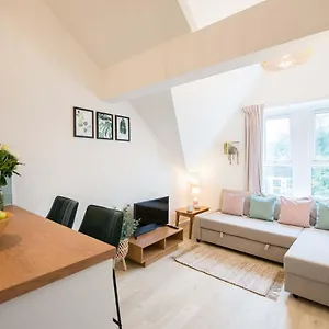 https://1-bed-central-cardiff-loft-apartment-near-stadium.cardiffhotelswales.com
